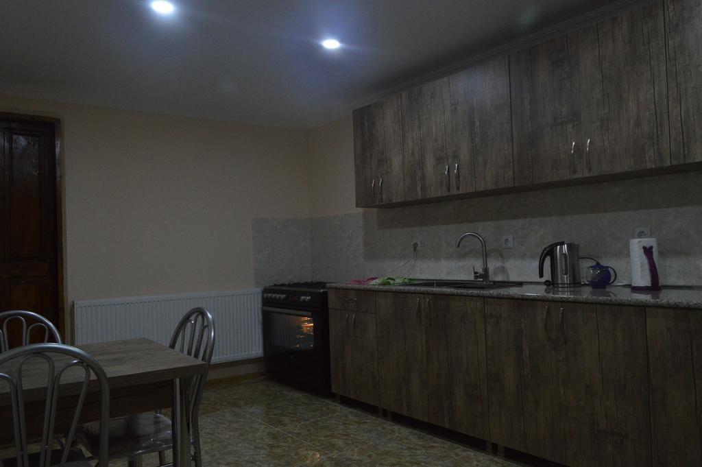 Guest House Qubi Kazbegi Exterior foto