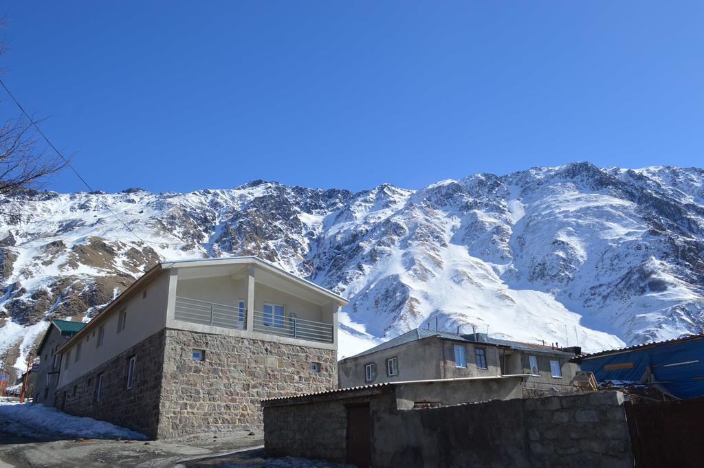 Guest House Qubi Kazbegi Exterior foto
