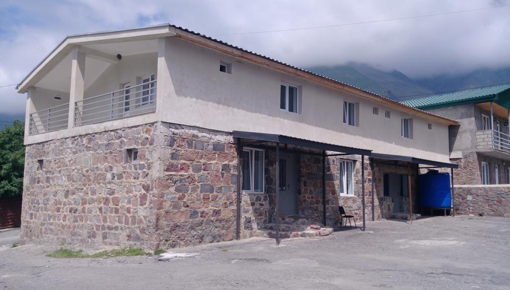 Guest House Qubi Kazbegi Exterior foto
