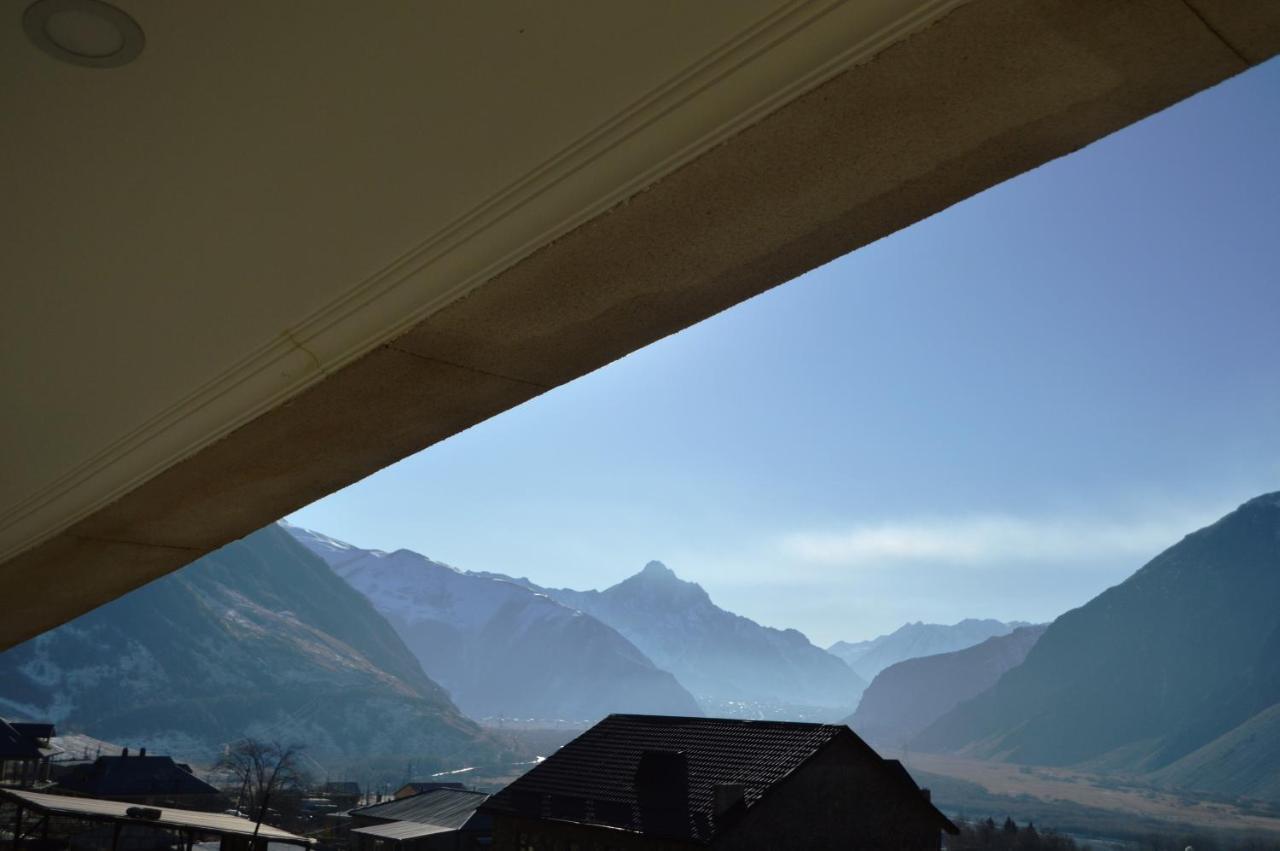 Guest House Qubi Kazbegi Exterior foto
