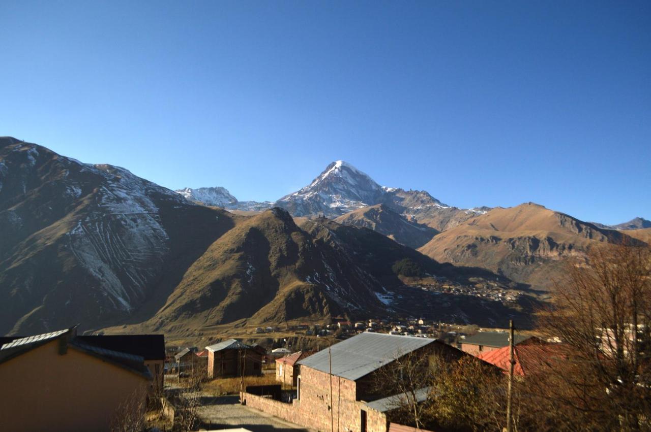 Guest House Qubi Kazbegi Exterior foto